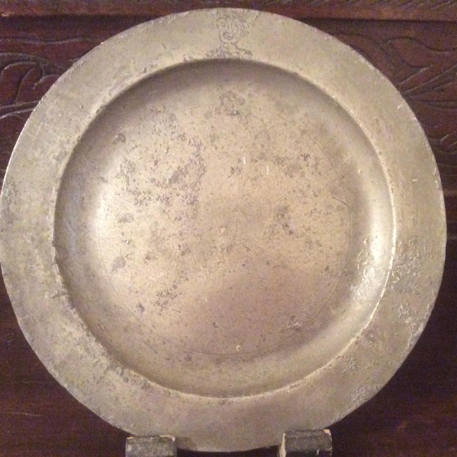 Armorial 18th pewter plate