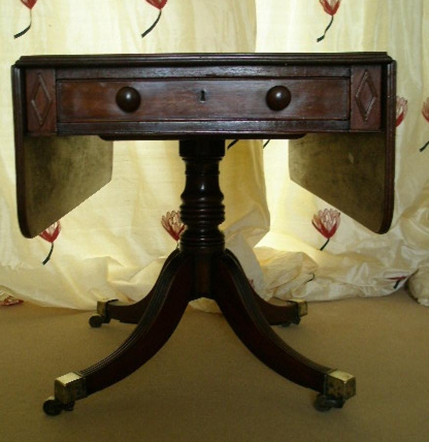 Regency period mahogany Pembroke table