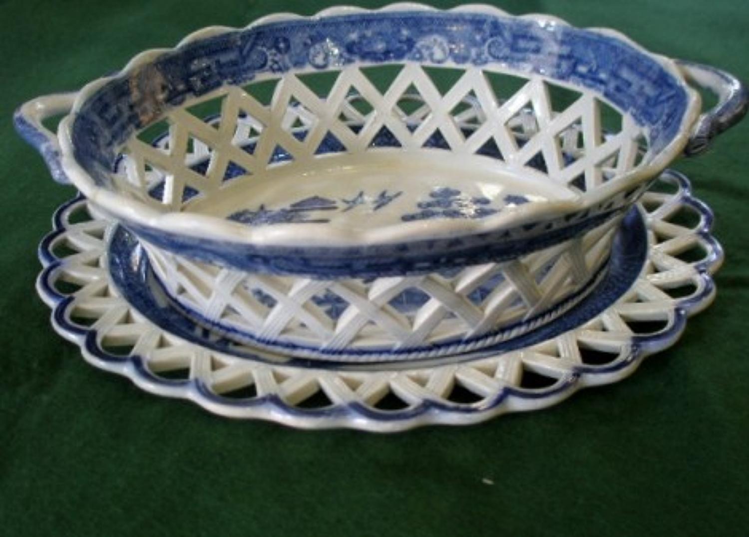 Spode willow pattern basked and stand