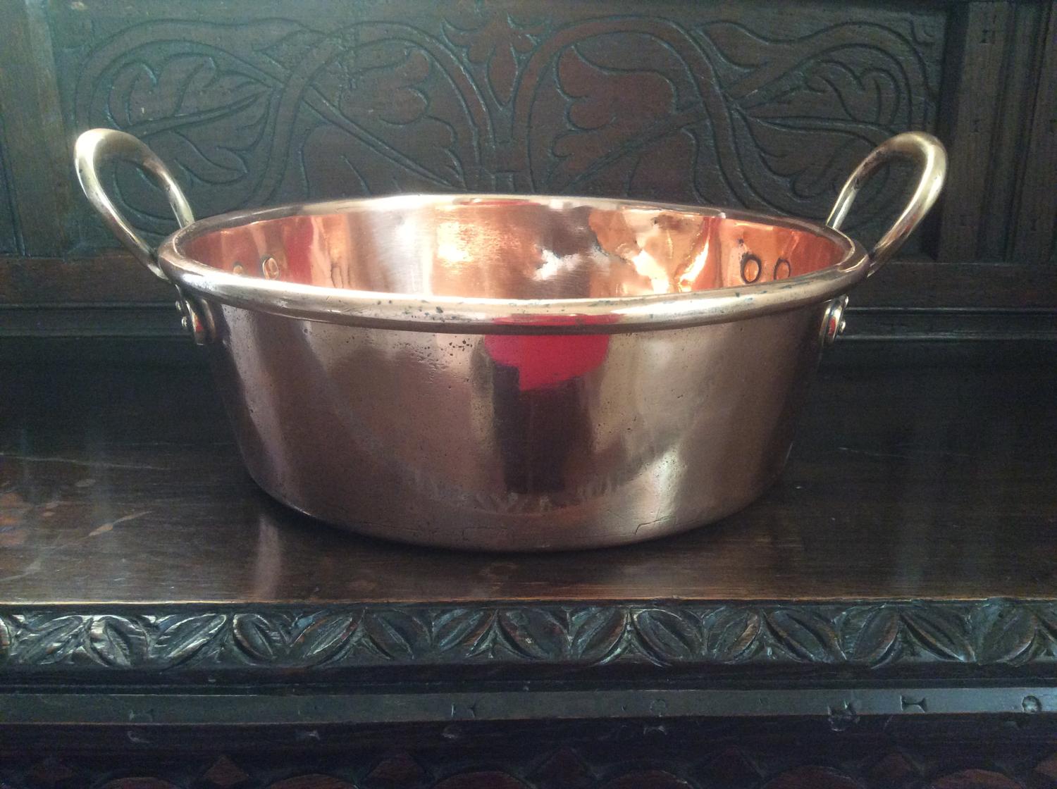 19th century copper preserve/dairy pan with castellated seam