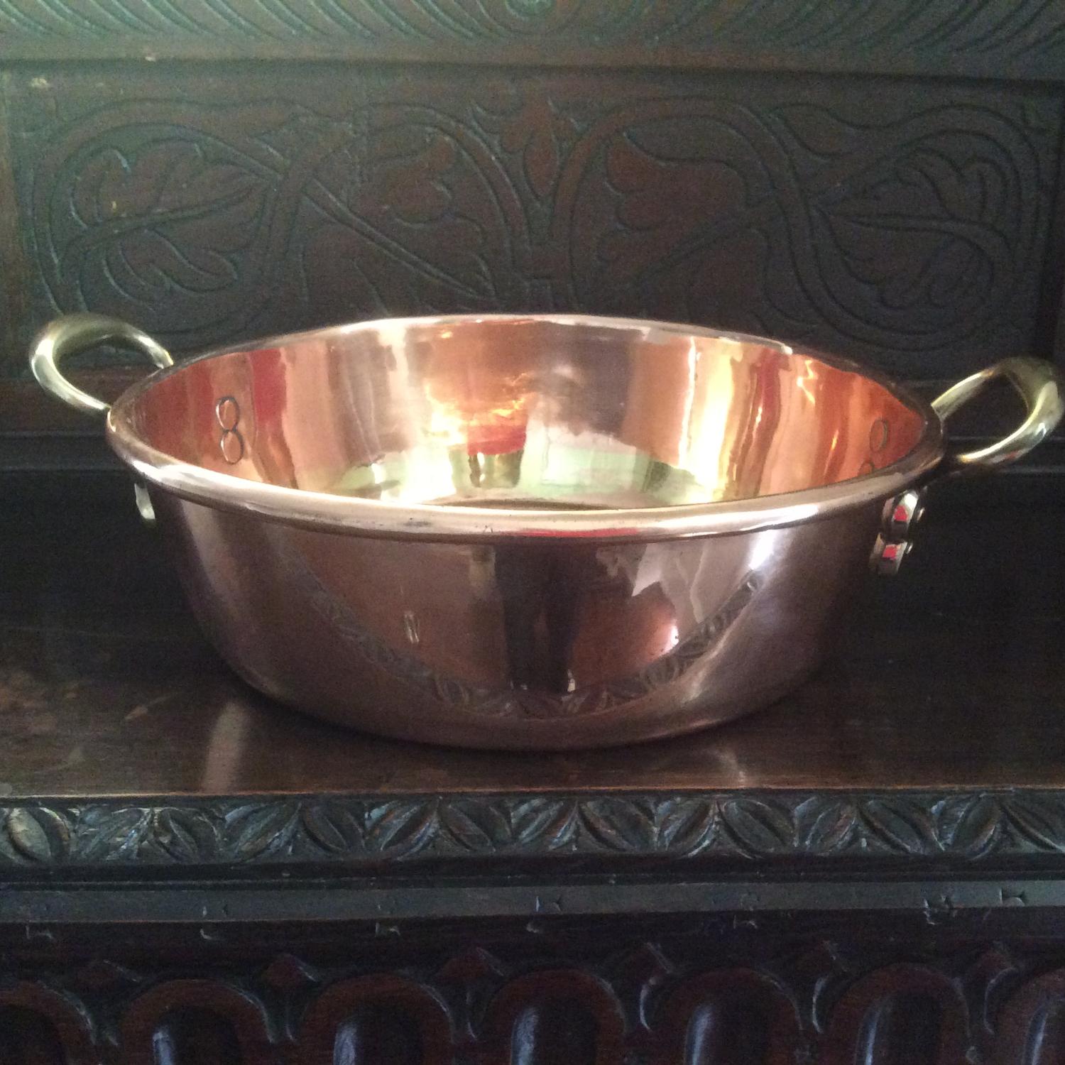 19th century copper preserve/dairy pan with castellated seam