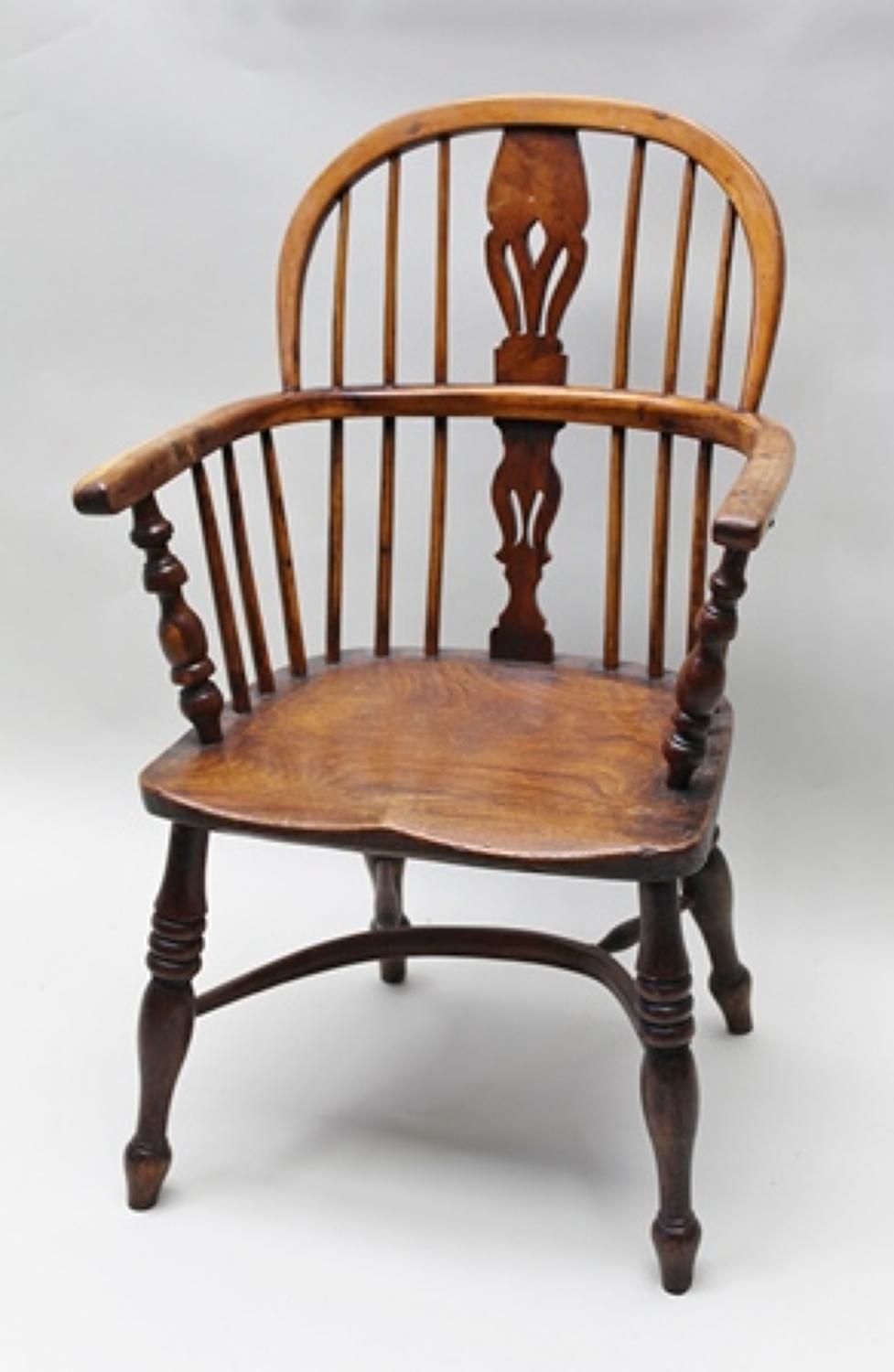 19th century  yew wood and elm Windsor chair