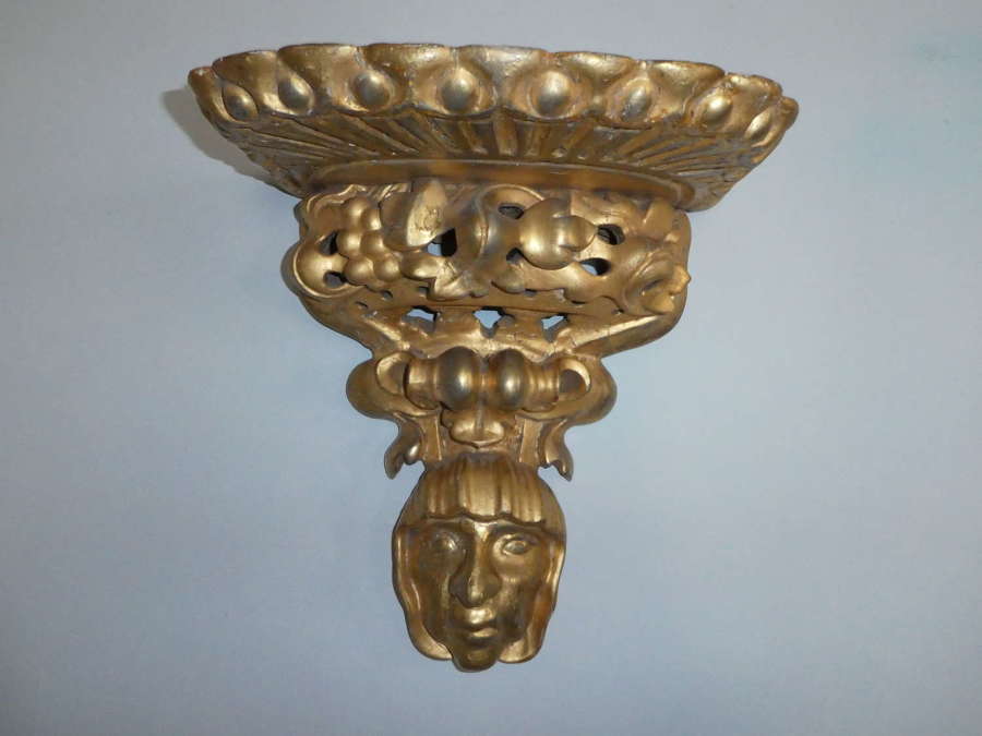 Decorative 19th Century Florentine gilt wood wall bracket