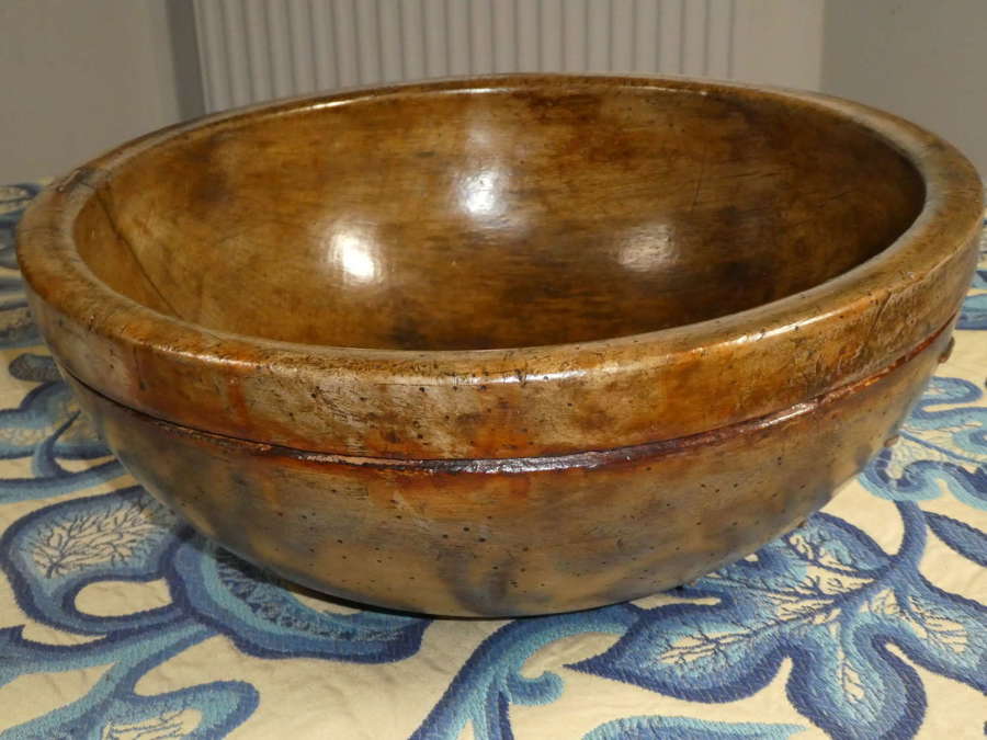 Large early 19th Century turned dairy bowl