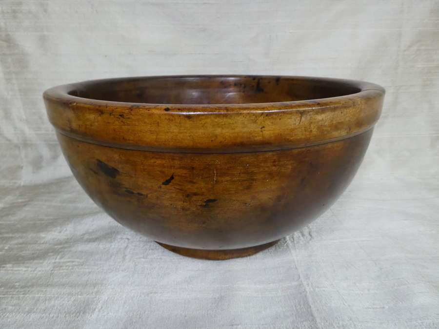 Late 18th Century English Sycamore Dairy Bowl