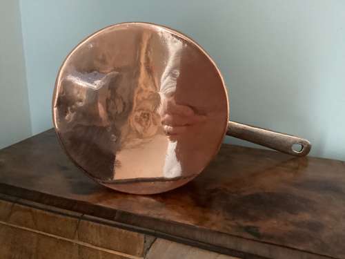19th Century substantial copper saucepan