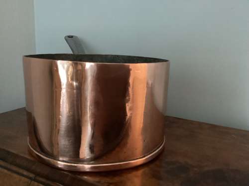 19th Century substantial copper saucepan