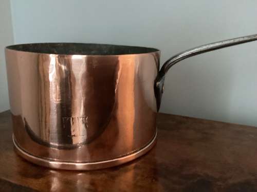 19th Century substantial copper saucepan