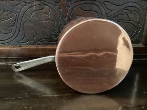 19th Century substantial copper saucepan