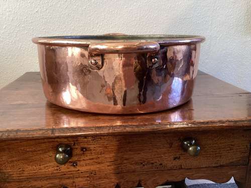 19th century Substantial country house copper dairy  pan