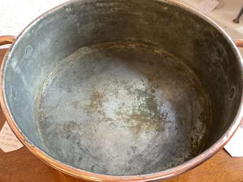 19th century Substantial country house copper dairy  pan