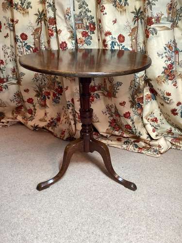 Georgian country oak tilt top tripod table