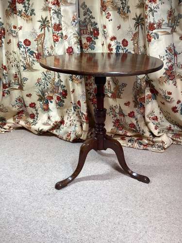 Georgian country oak tilt top tripod table