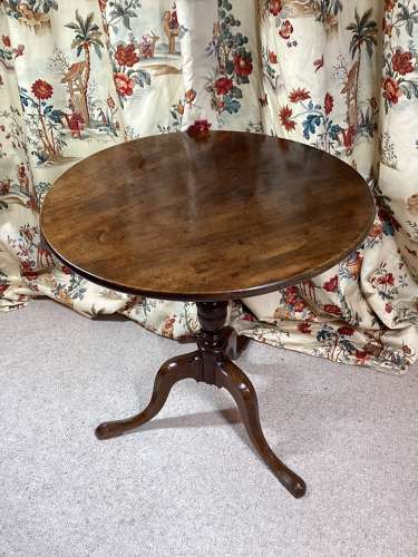 Georgian country oak tilt top tripod table