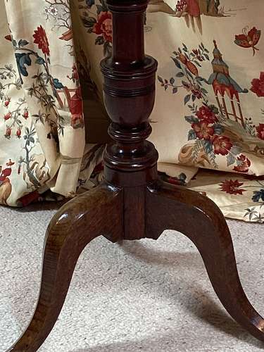 Georgian country oak tilt top tripod table