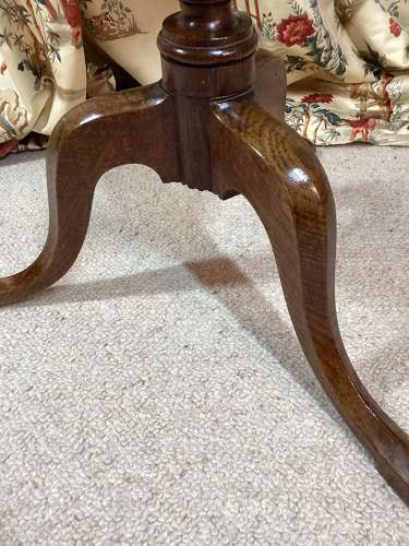 Georgian country oak tilt top tripod table