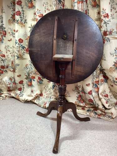 Georgian country oak tilt top tripod table