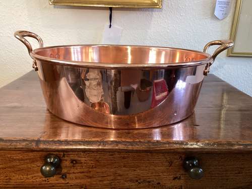 Substantial Victorian copper dairy pan