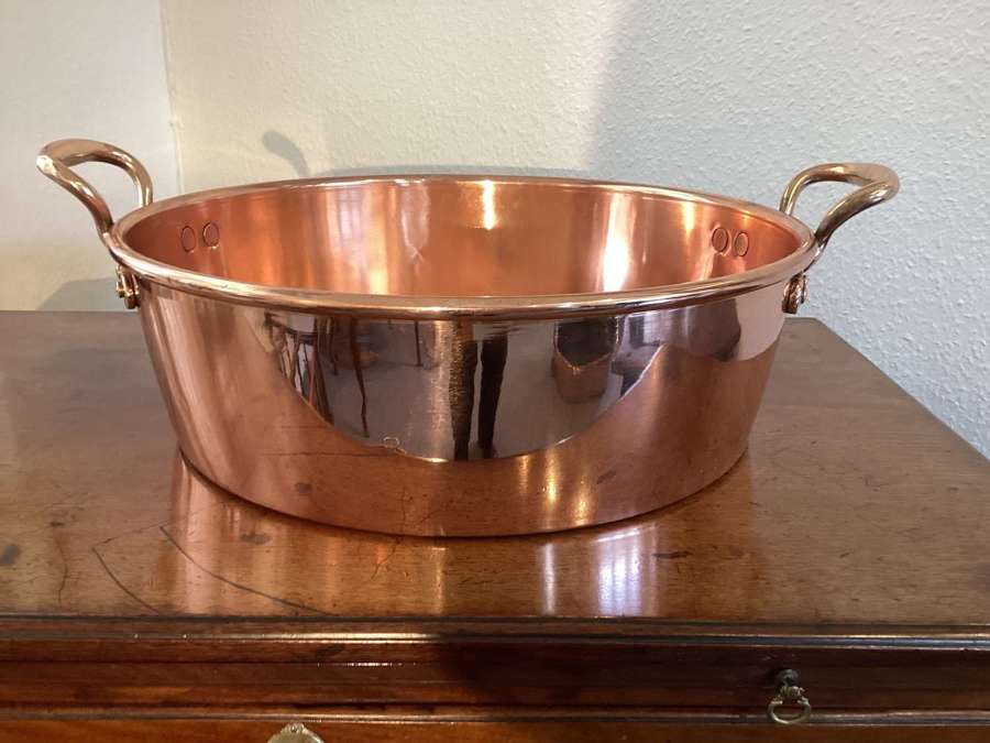 Large 19th Century Georgian copper dairy pan