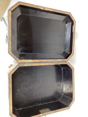 Early 20th Century Chinese box