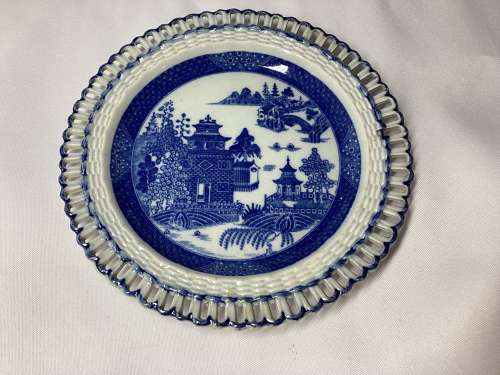 EARLY 19TH CENTURY PEARLWARE PLATE