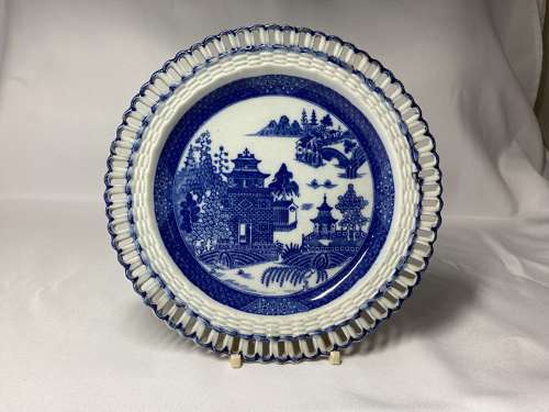 EARLY 19TH CENTURY PEARLWARE PLATE