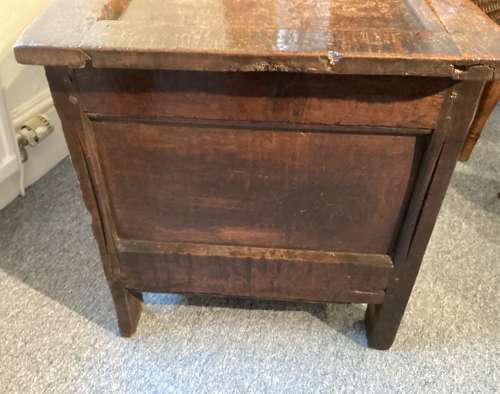 ENGLISH OAK QUEEN ANNE PERIOD COFFER