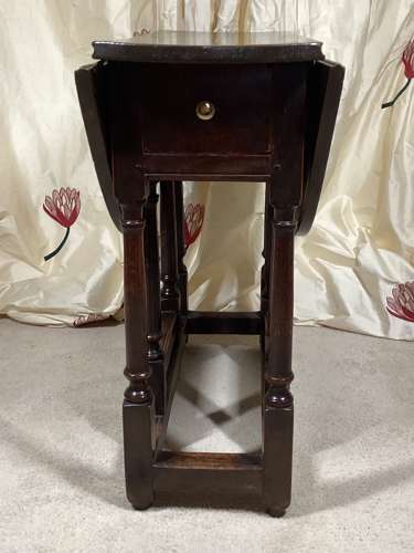 GEORGE I SMALL OAK GATELEG TABLE