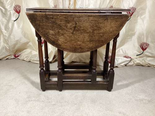 GEORGE I SMALL OAK GATELEG TABLE