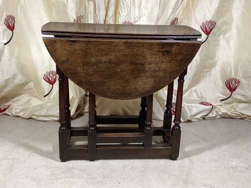 GEORGE I SMALL OAK GATELEG TABLE