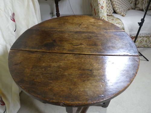 GEORGE I SMALL OAK GATELEG TABLE
