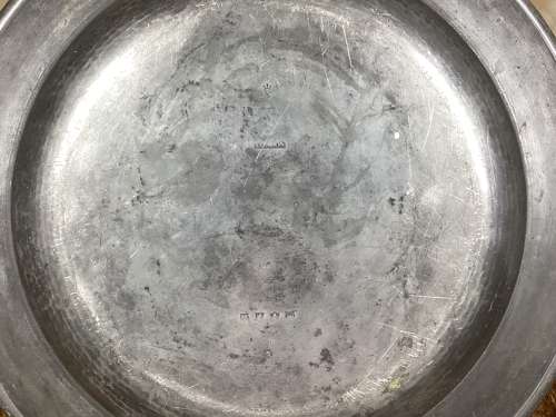 18th CENTURY ENGLISH PEWTER CHARGER