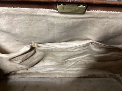 LARGE VICTORIAN LEATHER GLADSTONE BAG