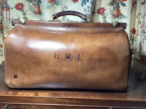 LARGE VICTORIAN LEATHER GLADSTONE BAG