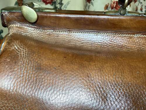 LARGE VICTORIAN LEATHER GLADSTONE BAG
