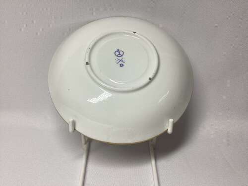 19TH CENTURY DERBY STYLE PORCELAIN TEA CUP AND SAUCER