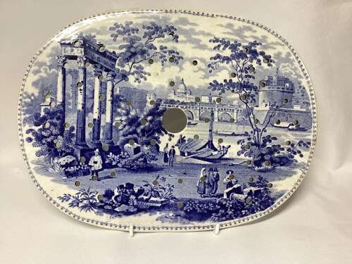 EARLY 19TH CENTURY BLUE AND WHITE DRAINER