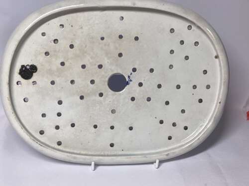 EARLY 19TH CENTURY BLUE AND WHITE DRAINER