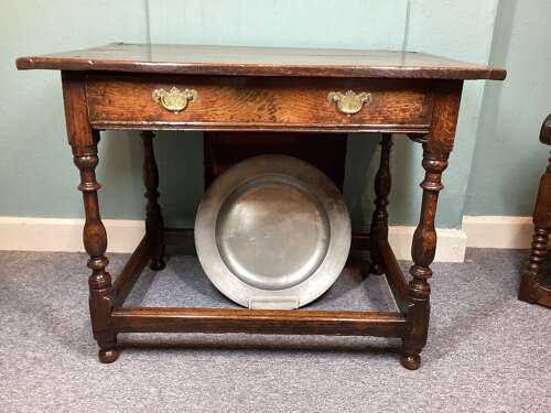 EARLY 18TH CENTURY ENGLISH OAK SIDE TABLE