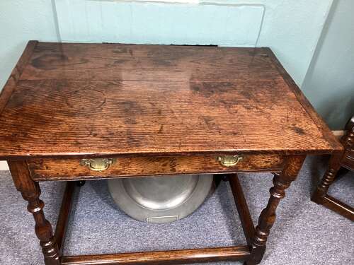 EARLY 18TH CENTURY ENGLISH OAK SIDE TABLE