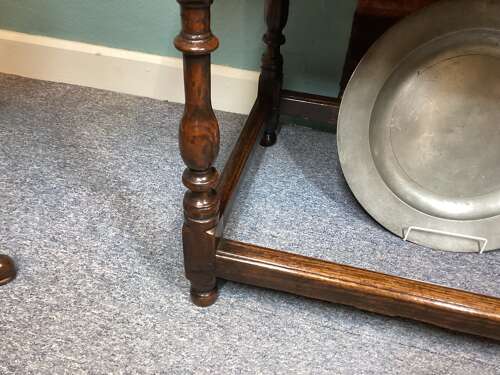 EARLY 18TH CENTURY ENGLISH OAK SIDE TABLE
