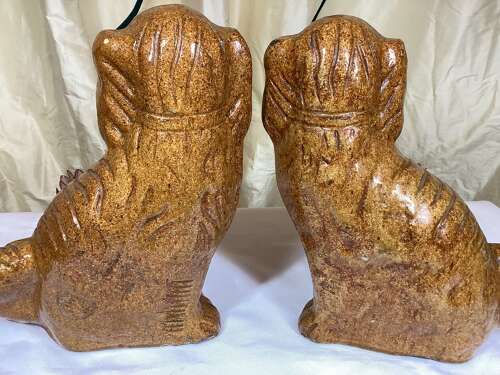 19TH CENTURY PAIR OF POTTERY SPANIELS