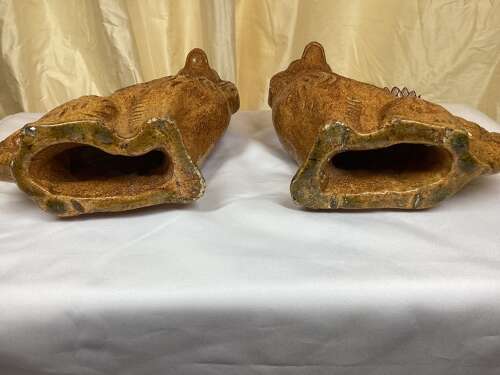 19TH CENTURY PAIR OF POTTERY SPANIELS