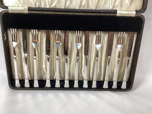 ART DECO FRUIT KNIVES AND FORKS