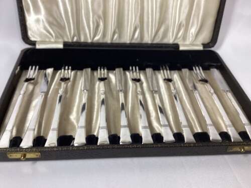ART DECO FRUIT KNIVES AND FORKS