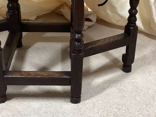 17TH CENTURY SMALL OAK GATE LEG TABLE