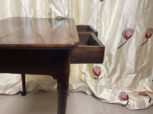 GEORGIAN OAK SIDE TABLE/LOWBOY