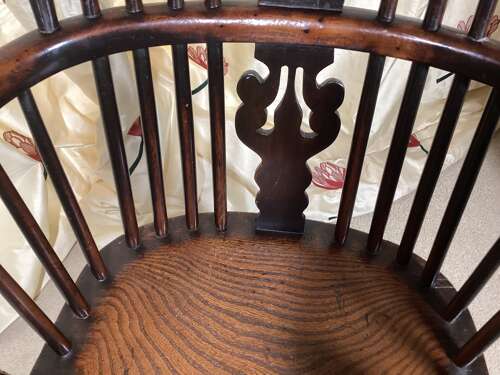 YEW AND ELM REGIONAL WINDSOR CHAIR