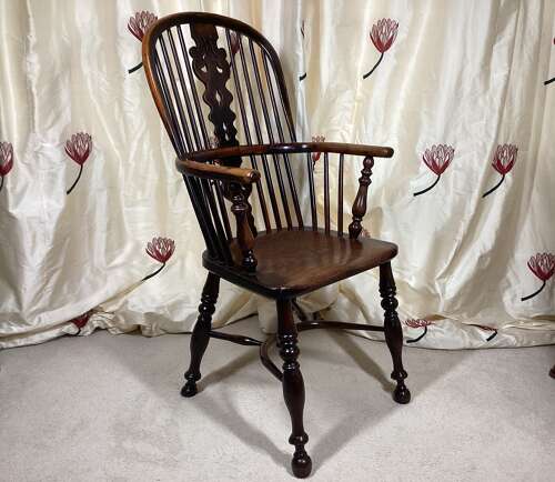 YEW AND ELM REGIONAL WINDSOR CHAIR
