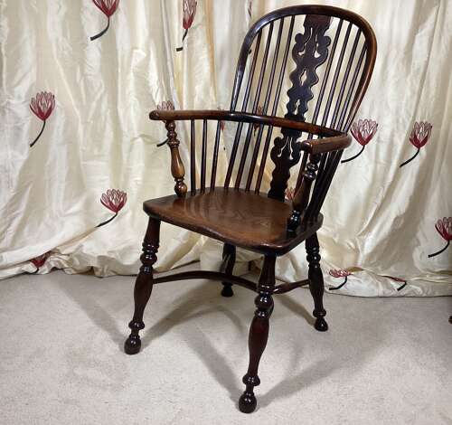 YEW AND ELM REGIONAL WINDSOR CHAIR